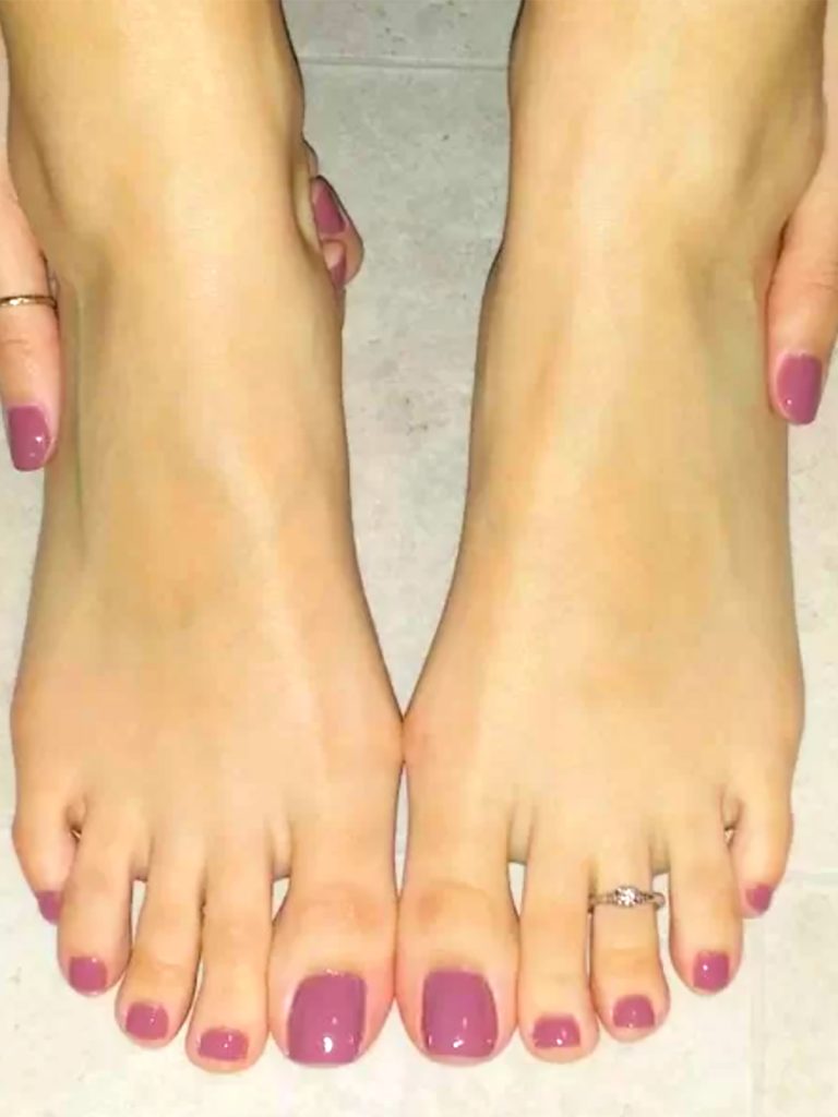Skinny Toes