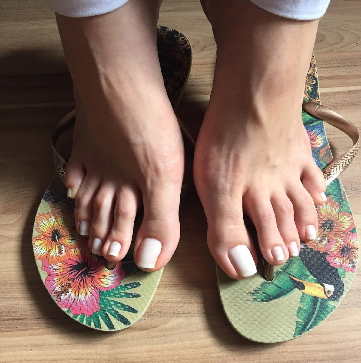 Lara Belospes Feet.
