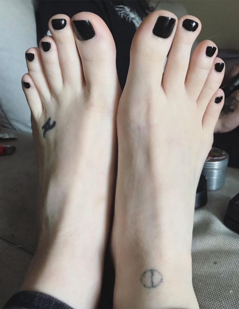 Graveyard Feet - Foot Models - Social Media Feet